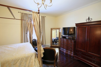 The Rendell Shea Manor