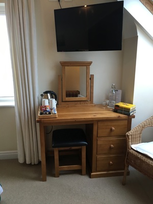 Oscar Wilde - Family/Triple En-suite Standard