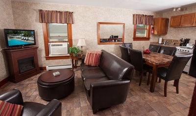 Two Bedroom Suite (2 Queen and 2 Dbl Beds)