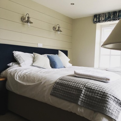 Super King/ Twin Room with river view: (Double)