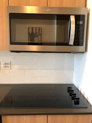 11D Champagne Lounge 