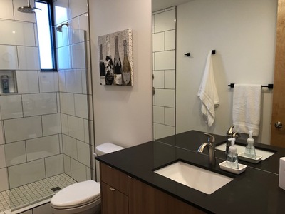 11D Champagne Lounge 