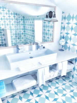 EXECUTIVE SUITE - #3