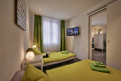 Flex: Deluxe 2-room Suite a)