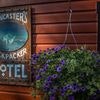 Lancaster's Backpacker Hotel Private Quad 2 sets Bunk Beds