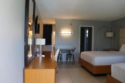 Studio Kitchen with 2 Queen Beds Promo