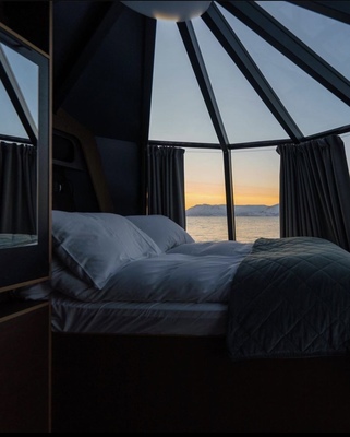 Igdloo Glass Cabin Standard