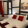 Room 3 King Room with En-suite-Street View Standard