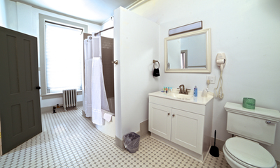 Queen Bed - Second Floor Standard