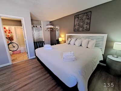  Signature King Suite + Sleeper + Kitchen