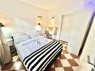 Student Double Shared Bath - Flex