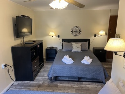 2 Queen Beds with Mountain view - Room Only