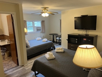 2 Queen Beds with Mountain view - Room Only