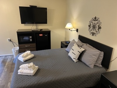 2 Queen Beds with Mountain view - Room Only