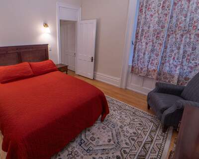 Queen Bed Suite Standard