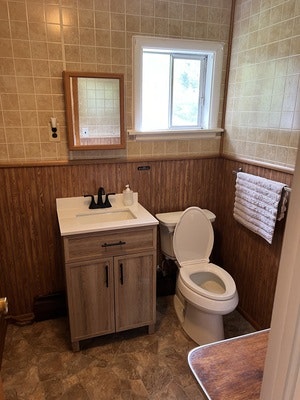 2 Queen Beds and 1 Twin Bed on 2nd Floor - Room Only