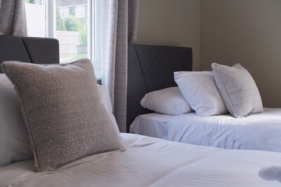 Twin En-Suite Downsview (Room 1) Standard