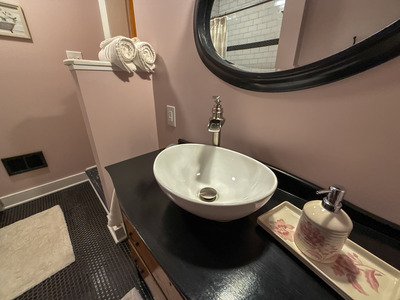 Goff Guestroom Standard