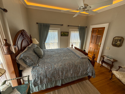 Hiler Guestroom Standard