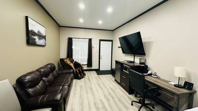 2 Queen Beds Signature Family Suite